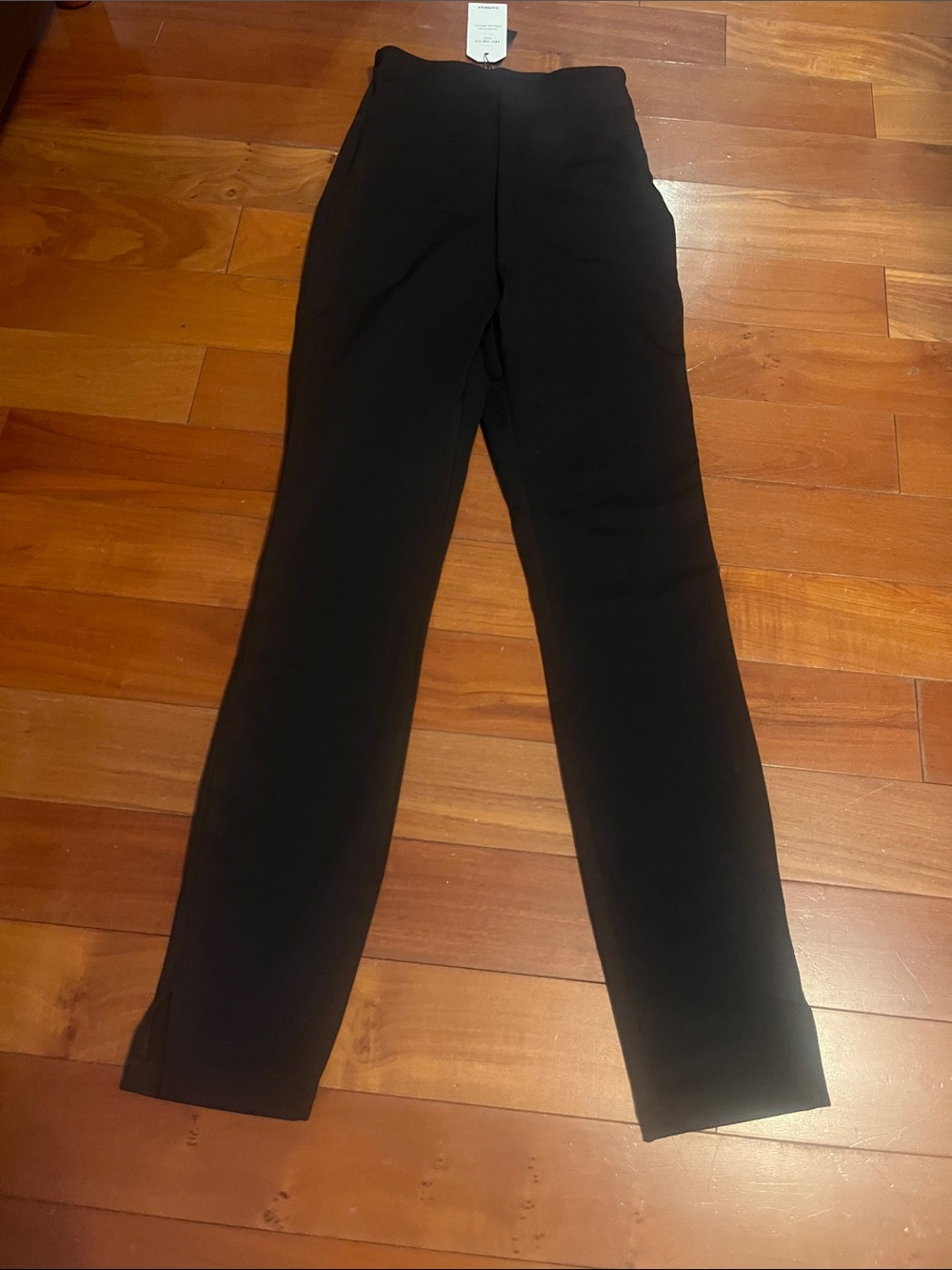 Women’s body contour pants